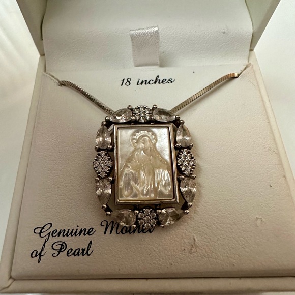 Jewelry - NIB Mother Of Pearl Sterling Silver Necklace 18” + 2” CZ
